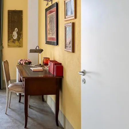 Luisa Sanfelice 招待所 4*